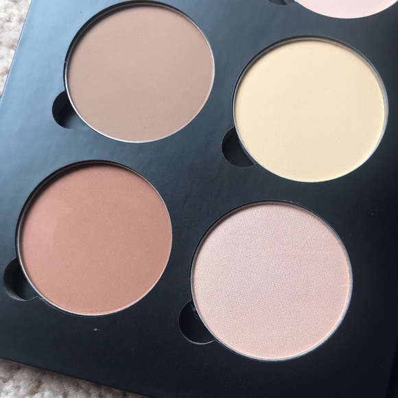 LIGHT TO MEDIUM ABH Contour Palette - Picture 5 of 7